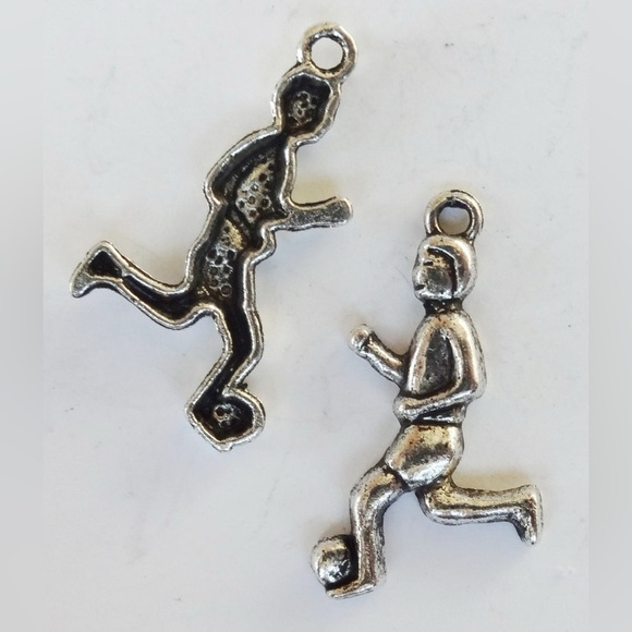 Soccer Player Silver Tone Charm Pendant 23 mm x 12 mm - Picture 2 of 3